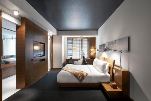 Hotel Le Germain Calgary near Calgary-torony