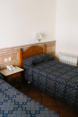 1 double bed, 2 twin beds