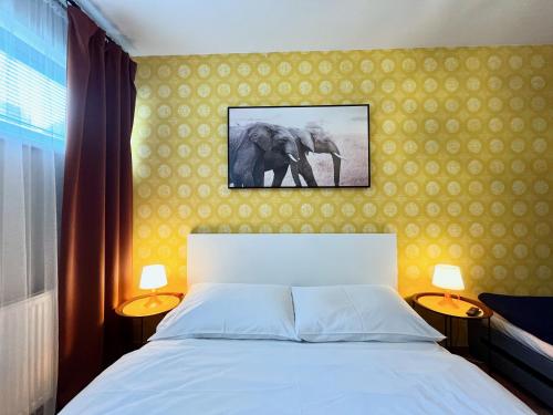 2 bedrooms, 3 beds