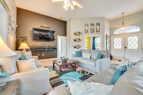 Davenport Family Home with Pool about 20 Mi to Disney! in Davenport, USA