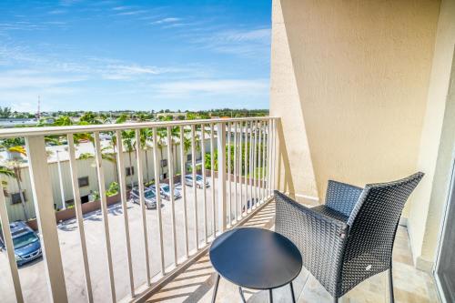 Balcony/terrace, South River Suites in Medley