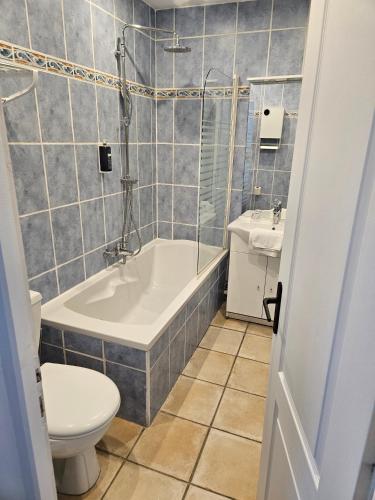 Brit Hotel Comtes De Champagne - Troyes Centre Historique - image 11
