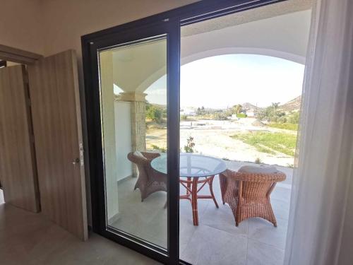 Ban công/sân hiên, Vina Oliva Resort in Pissouri