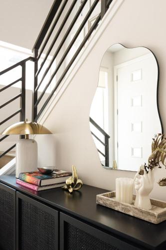 Vogue Posh Pad - Center of LoHi - Large Roof Deck in Denver, USA