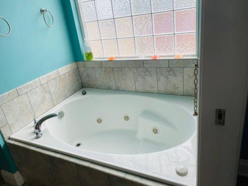 Newly renovated modern, spacious & quiet location in Other