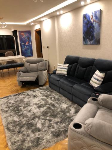 شقه فاخره بتصميم مودرن بغرفتي نوم في شارع لبنان رئيسي المهندسين Room Type - Two-Bedroom Apartment