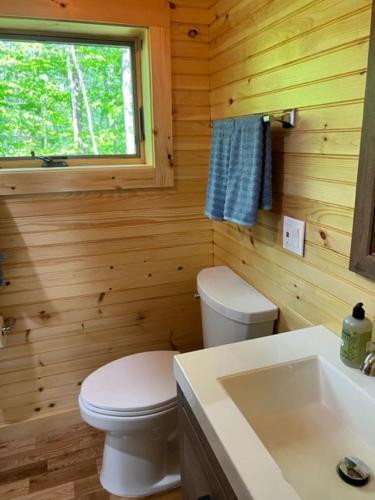 Perfect Maine Getaway in a Newly Renovated Cabin!