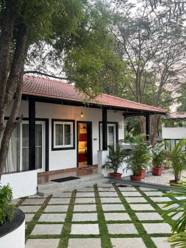 4 bedrooms, 4 beds