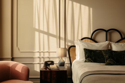 Cosy King room in The Hoxton Downtown LA