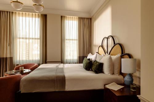 Biggy  room in The Hoxton Downtown LA