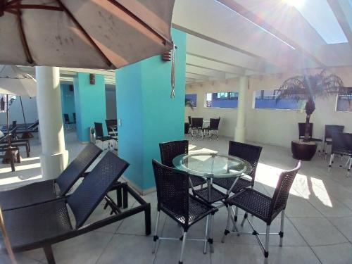 One-Bedroom Apartment with Sea View image 8