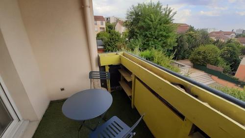 Arty Appart - Eurexpo - Clim - Parking box privé - Balcon - Sauna en option, Saint-Priest (zdjęcie 5)