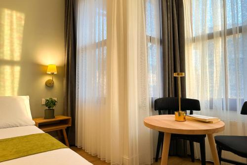 room detail thumbnail 0