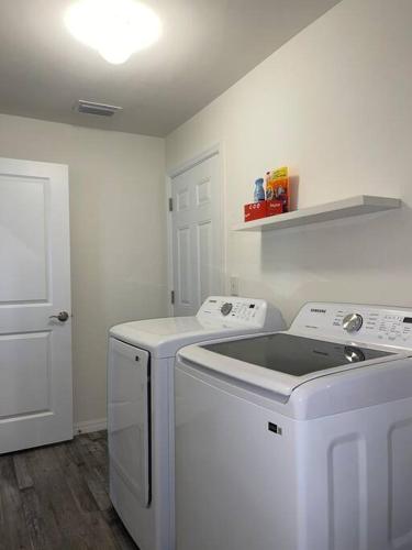 New Construction with Lanai! Great for 2 Families!