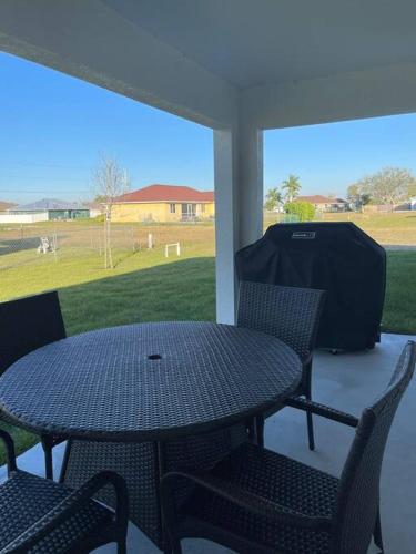 New Construction with Lanai! Great for 2 Families!