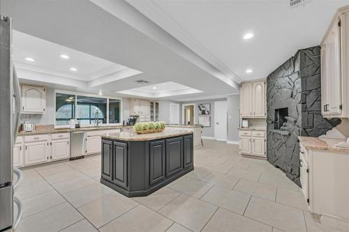 Luxury 5BR Retreat Pool Hot Tub Gym 7000sqf, Las Vegas (foto 9)