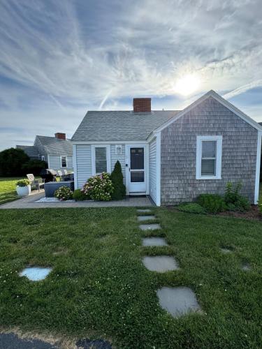 Charming Cottage with Amazing Views - image 11