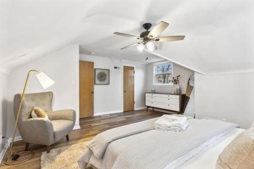 Comfort & Style - Mins to CLE Clinic - Family Friendly in South Euclid, USA