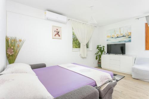 Apartment Podstrana 17586b - image 5