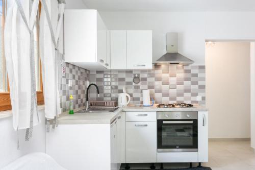 Apartment Podstrana 17586b - image 13