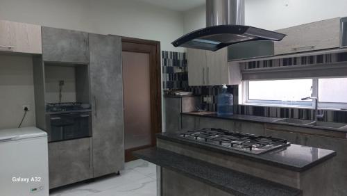 One Kanal luxury Furnished House - image 11