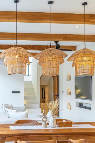 Casa Mochi - Masterpiece Mediterranean 3BR Villa in Canggu - image 2