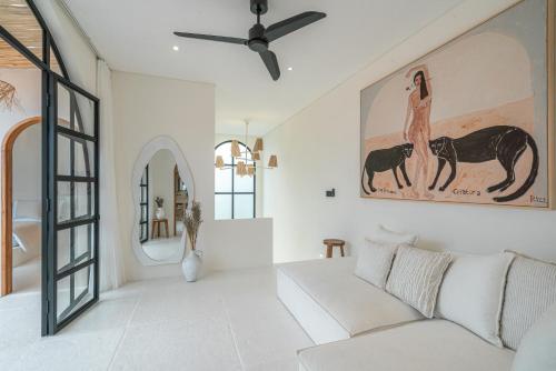 Casa Mochi - Masterpiece Mediterranean 3BR Villa in Canggu - image 5