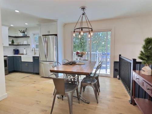 BearAll Both Units of Duplex on Killington Road BearAll Both Units of Duplex on Killington Road