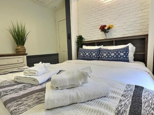 BearAll Both Units of Duplex on Killington Road BearAll Both Units of Duplex on Killington Road