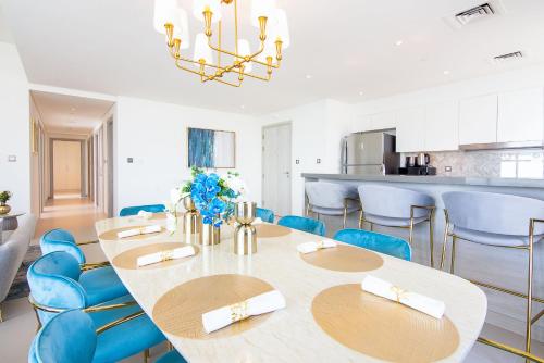 The Cove 1803 - image 2
