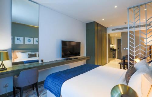 Elegant studio in Business Bay - image 2