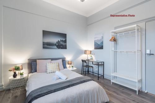 Tranquil Double Room - Next to Bus Station & Park & Chinatown - Shared Bathroom - Sydney