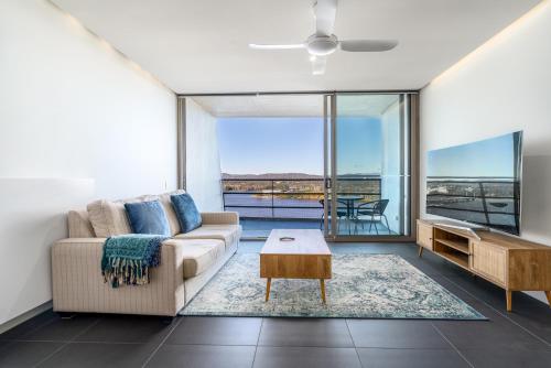 Homey 1BR Apt with Dedicated Workspace - Hosted by Canstay - Tap to explore photos