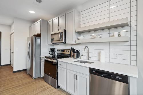 CozySuites on Mass with garage parking #3 detail