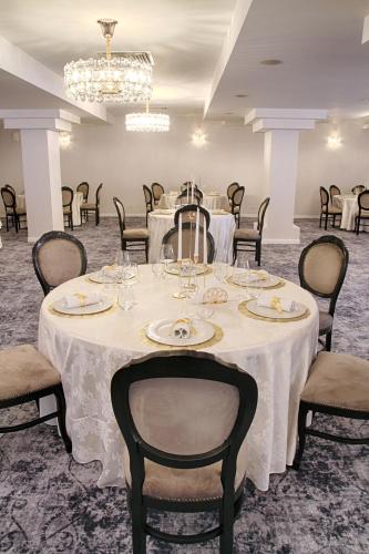 Restaurant, Hotel Privighetoarea in Slobozia