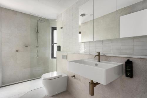 The Henrietta Apartments by Urban Rest - 화장실