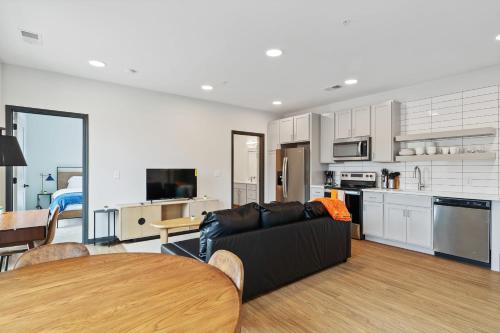 CozySuites on Mass with garage parking #19 thumb 4