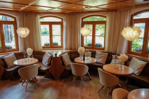 Pub/Lounge, Hotel-Restaurant Kreuzberghof Tagungs- und Veranstaltungshotel in ostringen