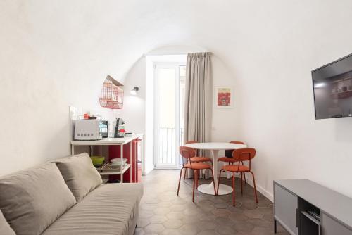 Three brother's Home Augusteo, Naples