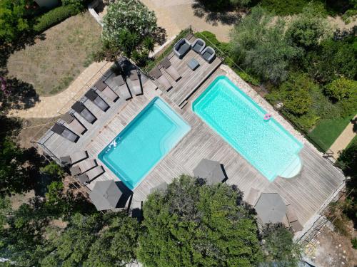 Úszómedence, LES ECOLODGES de la Résidence Sophia (LES ECOLODGES de la Residence Sophia) in Bonifacio