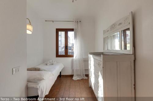 Florence Apartments - Tower - main image