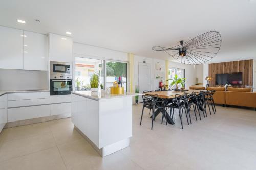 ห้องครัว, Diamond Villa, luxury house with private pool in วาเลเดโลโบส