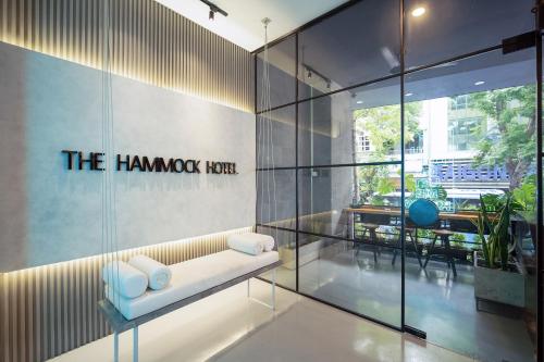 Wyposażenie, The Hammock Hotel Fine Arts Museum near Targ Ben Thanh