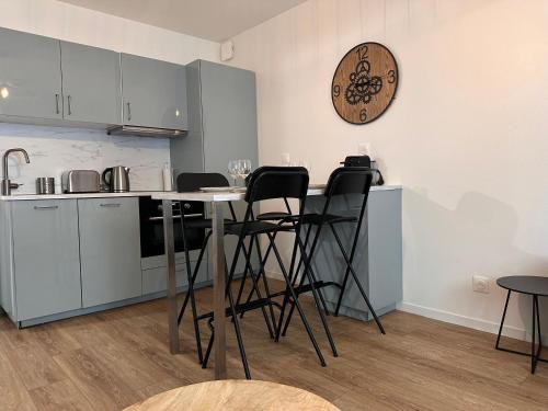 Konyha, Orléans - Appartement T2 avec parking privé - Douce Harmonie (Orleans - Appartement T2 avec parking prive - Douce Harmonie) in La Madeleine
