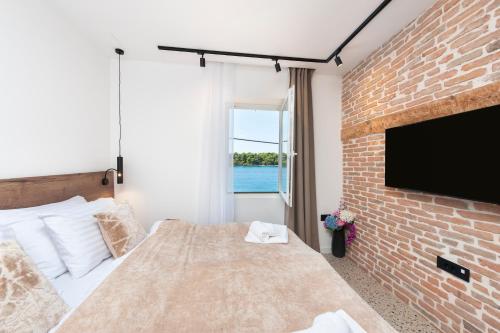 1 queen bed