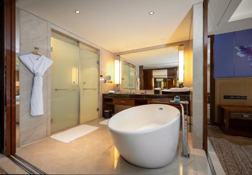 room detail thumbnail 2
