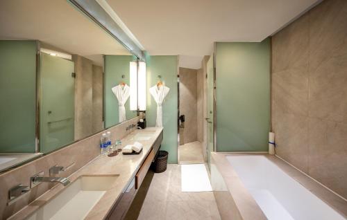 room detail thumbnail 2