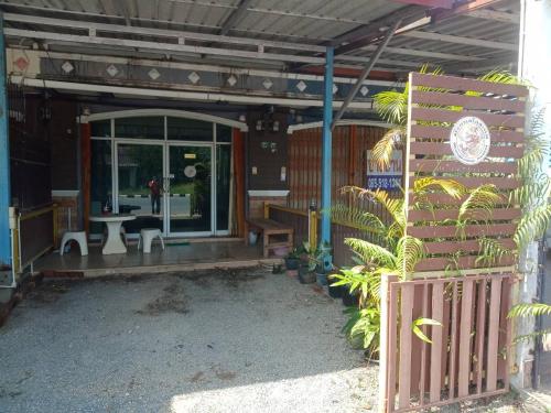 Exterior view, มังกรเลโฮสเทล Mangkonlay Hostel in Khuan Kalong