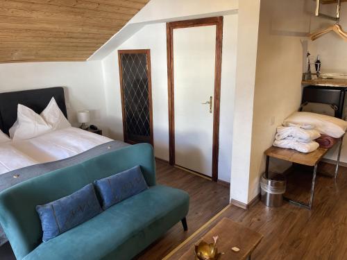 1 queen bed