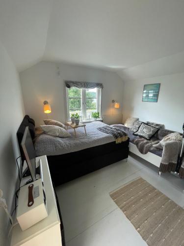 Cosy little house with sea view and great location in ทรอสซา